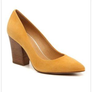 Crown Vintage Emmarose Yellow Mustard Suede Pumps Size 8